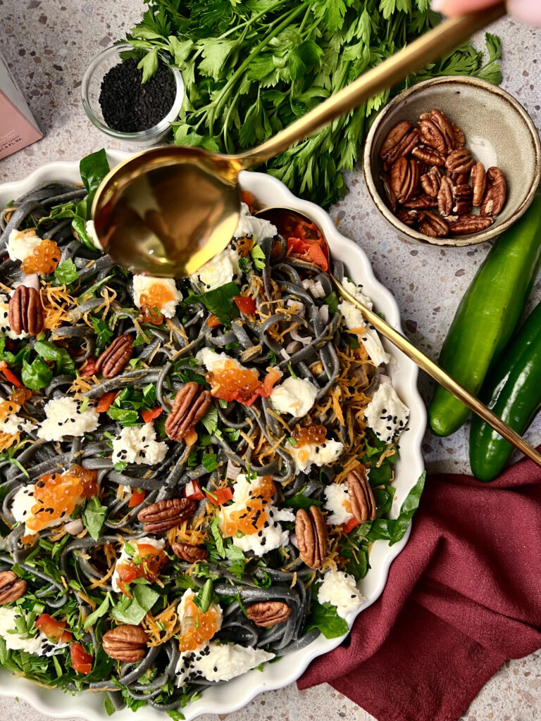 Juodųjų linguine salotos  – sveikatai ir skoniui!